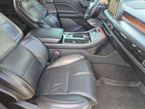 Used 2020 Lincoln Aviator Reserve w/ Equipment Group 201A image 14