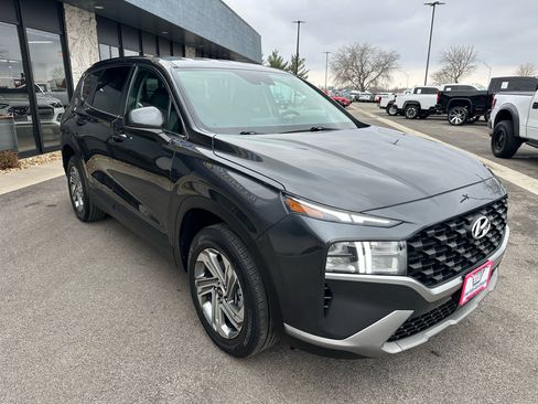 Used 2021 Hyundai Santa Fe SE image 9