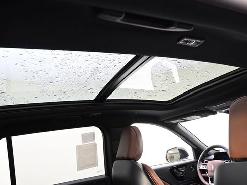 New 2026 Lincoln Aviator Reserve AWD/4WD image 17