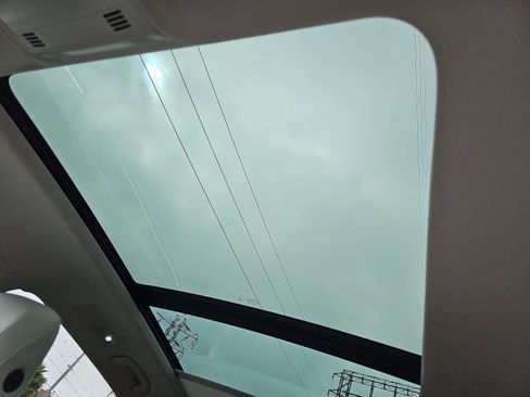 Used 2019 Volkswagen Tiguan SE w/ Panoramic Sunroof Package image 29