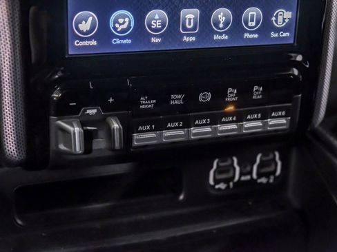 Used 2020 RAM 3500 Limited image 28