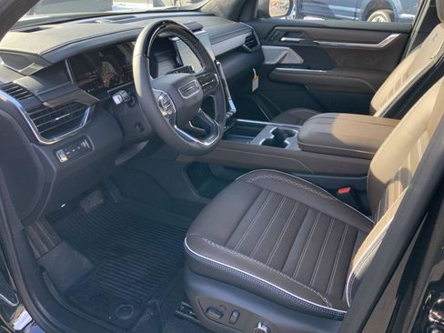 New 2026 GMC Acadia Denali Ultimate w/ LPO, Floor Liner Package image 32