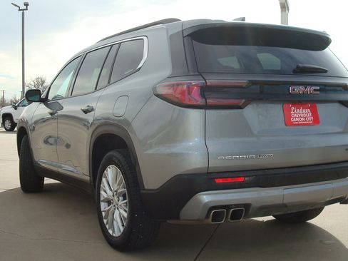 Used 2025 GMC Acadia Elevation w/ Elevation Premium Package image 6