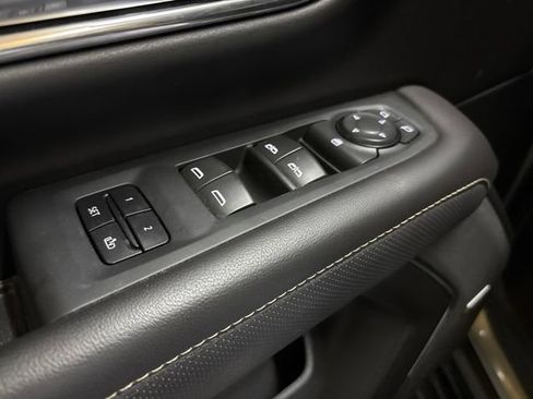 Used 2023 GMC Yukon SLT AWD/4WD image 39