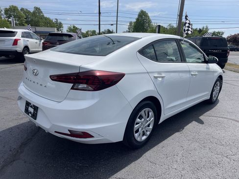 Used 2019 Hyundai Elantra SE w/ Cargo Package FWD image 4
