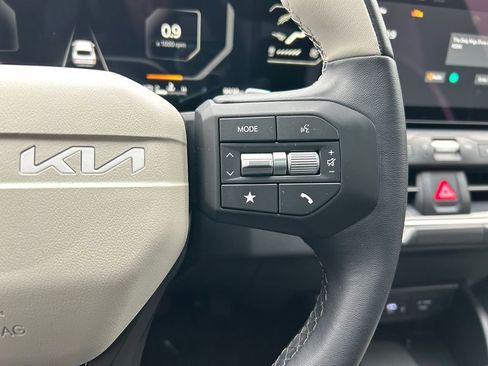 Used 2025 Kia K4 GT-Line w/ GT-Line Premium Package FWD image 17