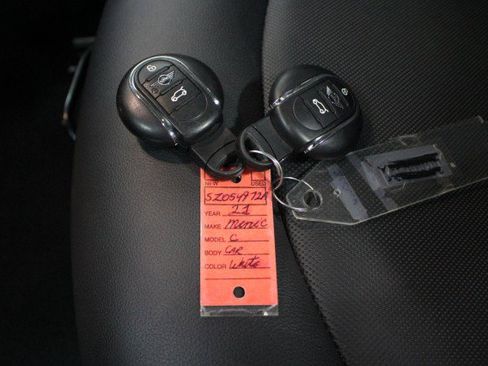 Used 2021 MINI Cooper 4-Door Hardtop w/ Storage Package image 32