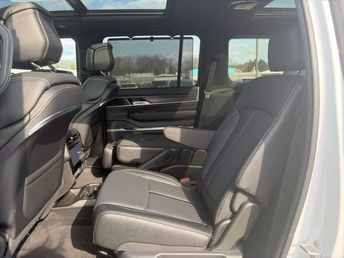 New 2026 Jeep Grand Wagoneer L Summit w/ Premium Group III AWD/4WD image 13