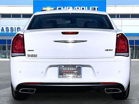 Used 2023 Chrysler 300 Touring L w/ Comfort Group AWD/4WD image 6