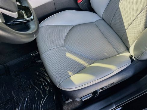 Used 2025 Toyota Grand Highlander FWD image 18