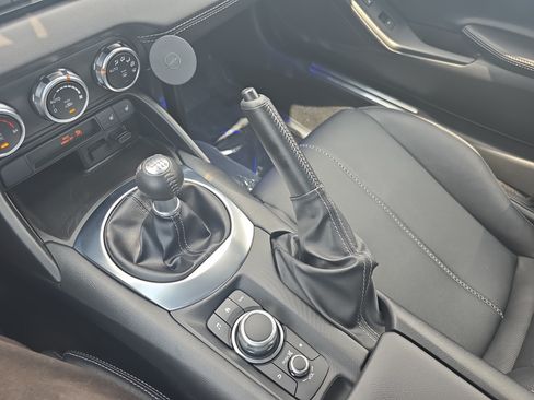 Used 2023 MAZDA MX-5 Miata Grand Touring RWD image 19