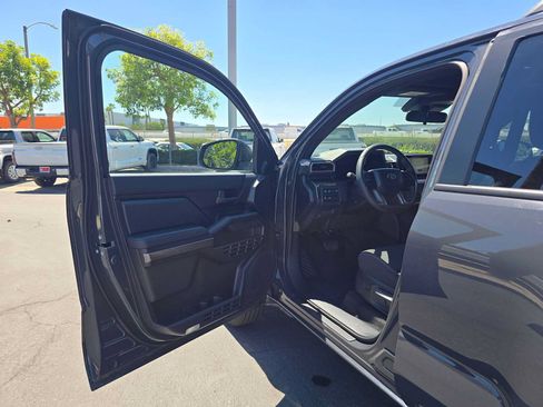 Certified 2026 Toyota 4Runner SR5 AWD/4WD image 22