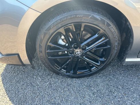 Used 2025 Toyota Camry SE image 9