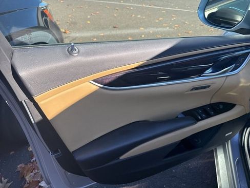 Used 2014 Cadillac XTS Premium image 7