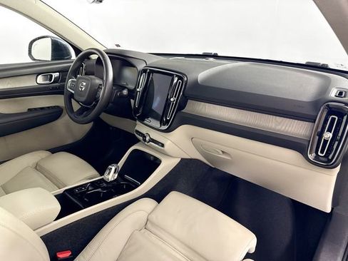 Used 2022 Volvo XC40 T5 Inscription image 38