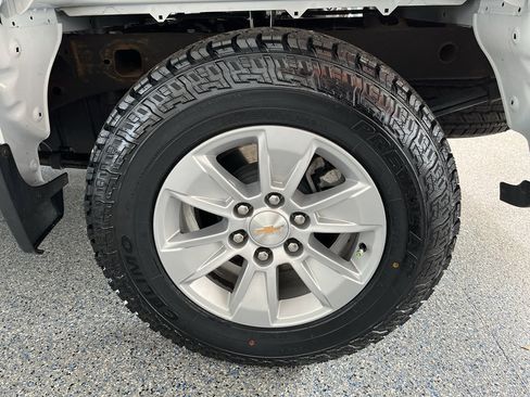 Used 2025 Chevrolet Silverado 1500 LT RWD image 32