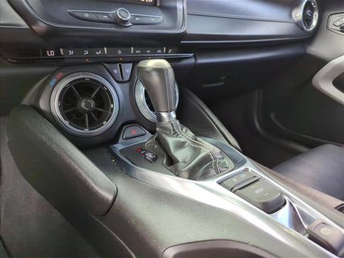 Used 2020 Chevrolet Camaro LT w/ RS Package image 8