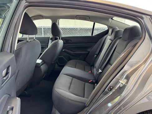 Used 2025 Nissan Altima 2.5 SV FWD image 25