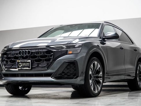 Used 2025 Audi Q8 Premium Plus AWD/4WD image 9