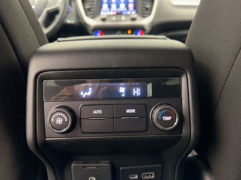 Certified 2023 GMC Acadia SLE w/ Driver Convenience Package image 32