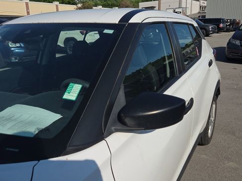 Used 2021 Nissan Kicks S FWD image 10