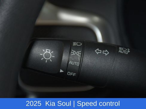 Used 2025 Kia Soul LX w/ LX Technology Package FWD image 12