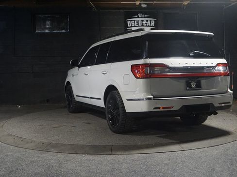 Used 2021 Lincoln Navigator Reserve image 3