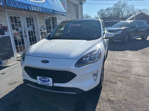 Used 2020 Ford Escape Titanium image 8