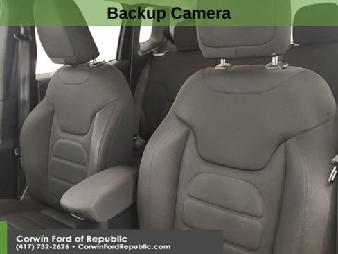 Used 2018 Jeep Renegade Latitude w/ Cold Weather Group image 11