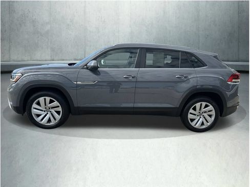 Used 2022 Volkswagen Atlas Cross Sport SE AWD/4WD image 2