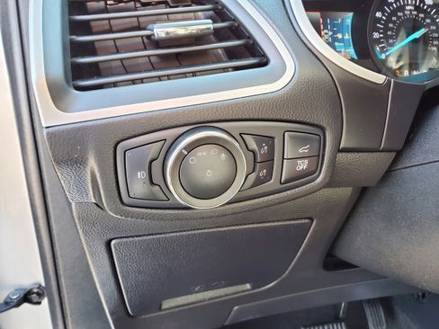 Used 2020 Ford Edge SEL w/ Convenience Package FWD image 11
