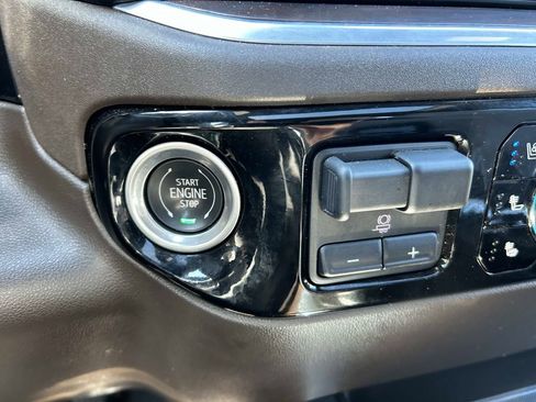 Used 2022 GMC Sierra 1500 SLT w/ SLT Premium Plus Package AWD/4WD image 34