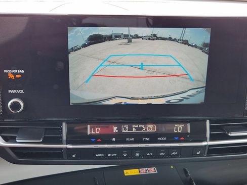 Used 2026 Toyota Sienna XLE FWD image 20