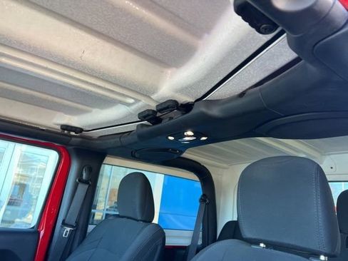 Used 2019 Jeep Wrangler Sport image 14