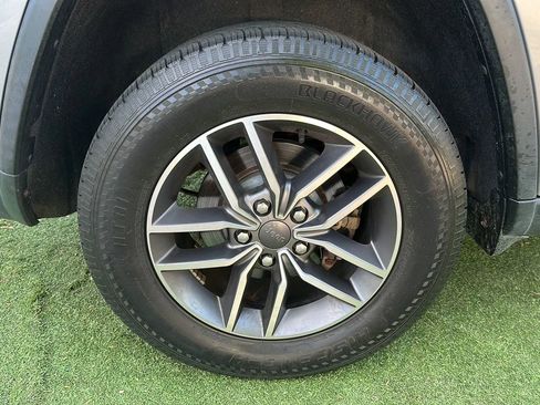 Used 2020 Jeep Grand Cherokee Limited w/ Luxury Group II image 42