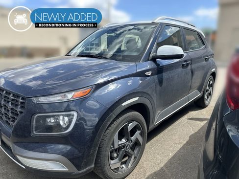 Used 2025 Hyundai Venue Limited FWD image 1