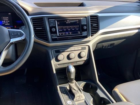 Certified 2022 Volkswagen Atlas Cross Sport SE FWD image 6
