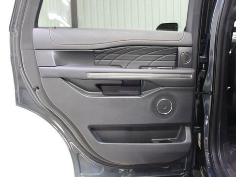 Used 2023 Ford Expedition Platinum RWD image 20