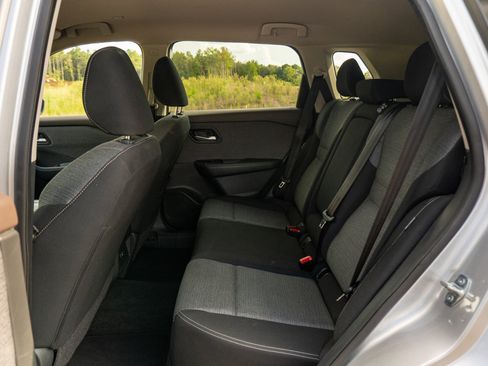 Used 2023 Nissan Rogue SV FWD image 14