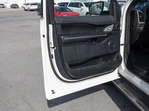 Used 2020 Ford Expedition XLT w/ Equipment Group 202A image 12