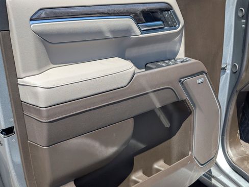 New 2026 Chevrolet Silverado 1500 LTZ w/ LTZ Premium Package AWD/4WD image 15