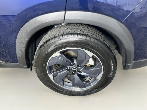Used 2025 Nissan Rogue SV FWD image 11