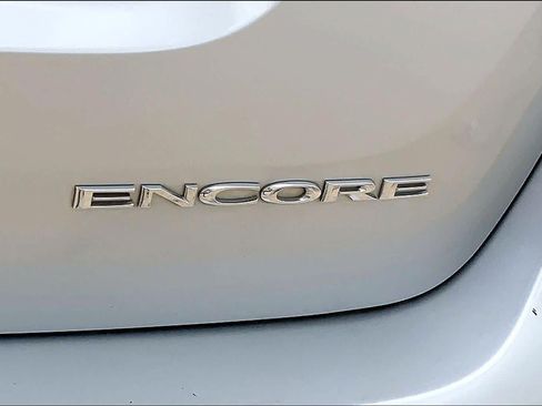 Used 2021 Buick Encore Preferred FWD image 29