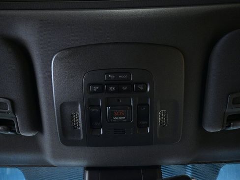 Used 2019 Toyota Avalon Touring image 17