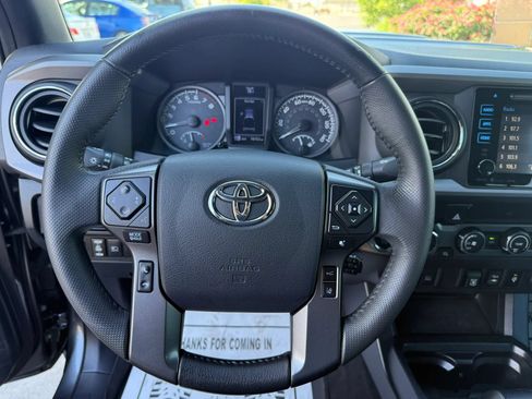 Used 2019 Toyota Tacoma TRD Sport AWD/4WD image 26