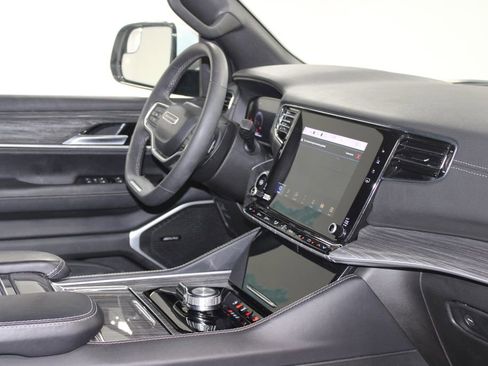 Used 2022 Jeep Wagoneer Series II image 31