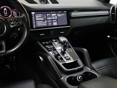 Used 2020 Porsche Cayenne Turbo image 80
