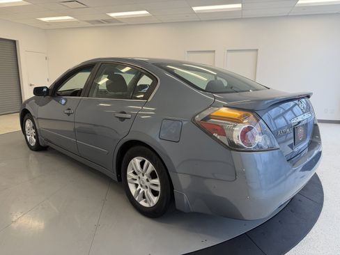 Used 2011 Nissan Altima 2.5 S w/ Special Edition Pkg image 5