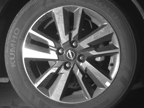 Used 2025 Nissan Versa SV image 13