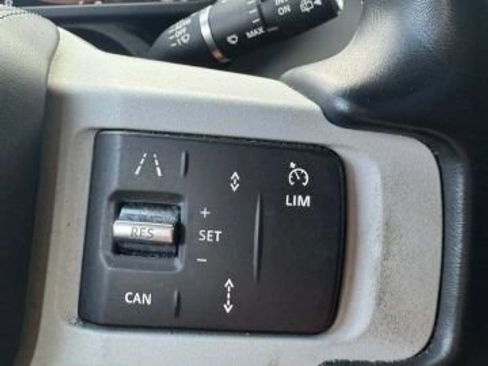 Used 2023 Land Rover Defender 110 X-Dynamic SE AWD/4WD image 10